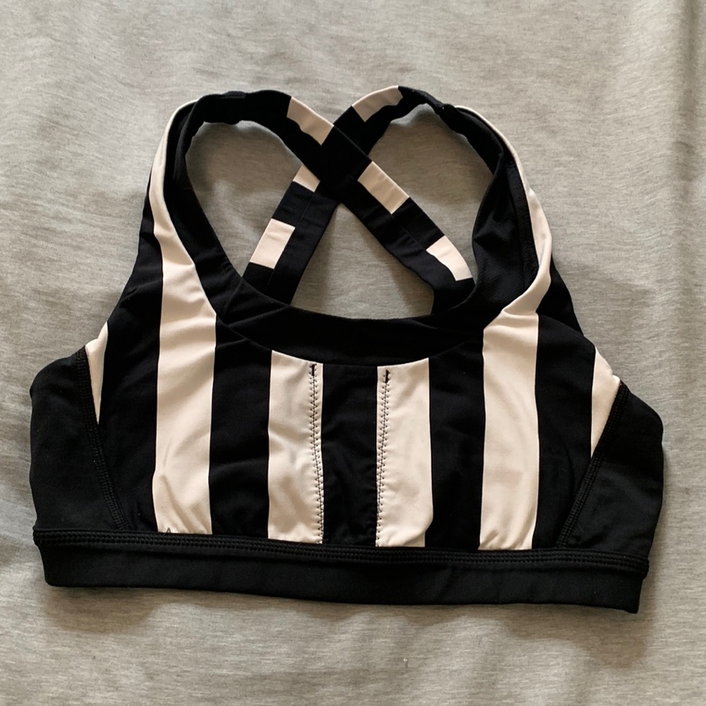 Lululemon sports bra